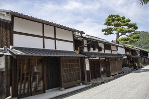 地域の歴史と伝承　引用：写真AC