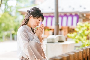 神社と御朱印　引用：写真AC